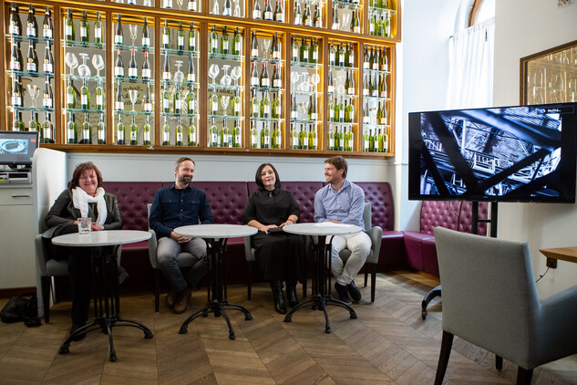 Tisková konference Skryté skvosty (Lenka Poláková, Jaroslav Plesl, Naděžda Goryczková, Jan Hergert) | © © Česká televize